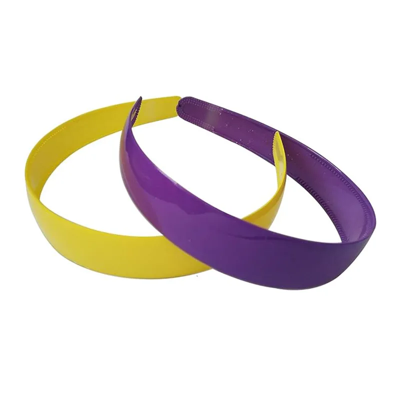Comment un bandeau en plastique de couleur unie pour femme peut-il rehausser le style de tous les jours avec une élégance sans effort
